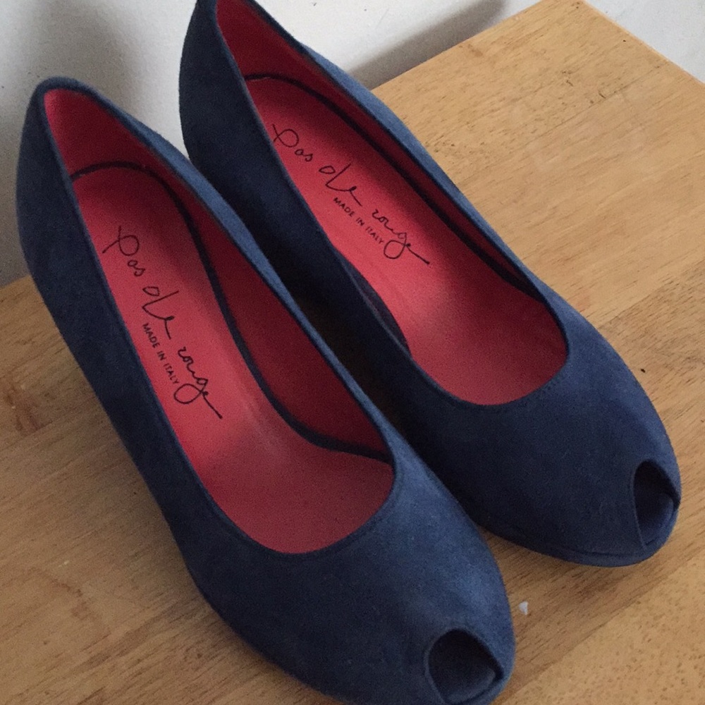 Pas de rouge size 7 peep toe wedges